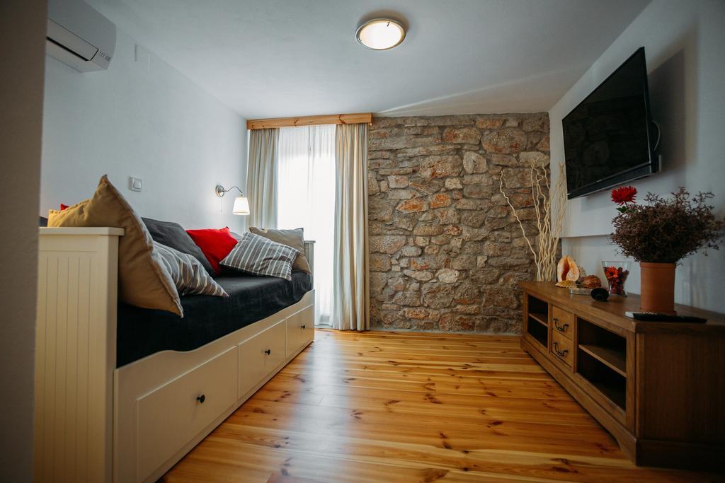 Charming Old Stone House Apartamento Sali Exterior foto